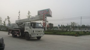 hydraulic crane