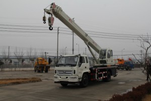 boom crane trucks