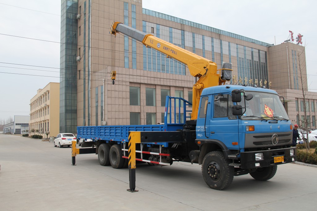 truck mounted crane