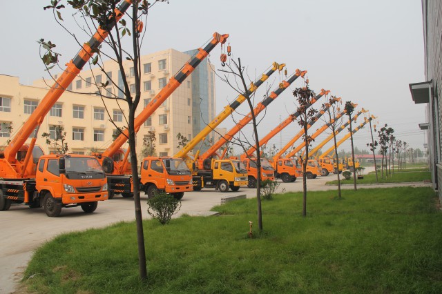 mobile cranes