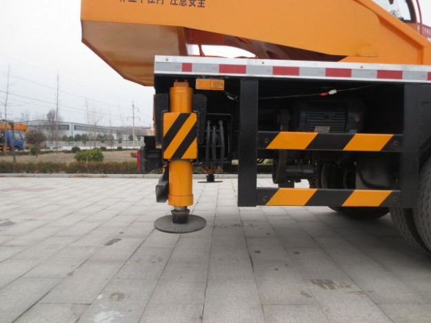 boom truck outriggers boom truck outriggers